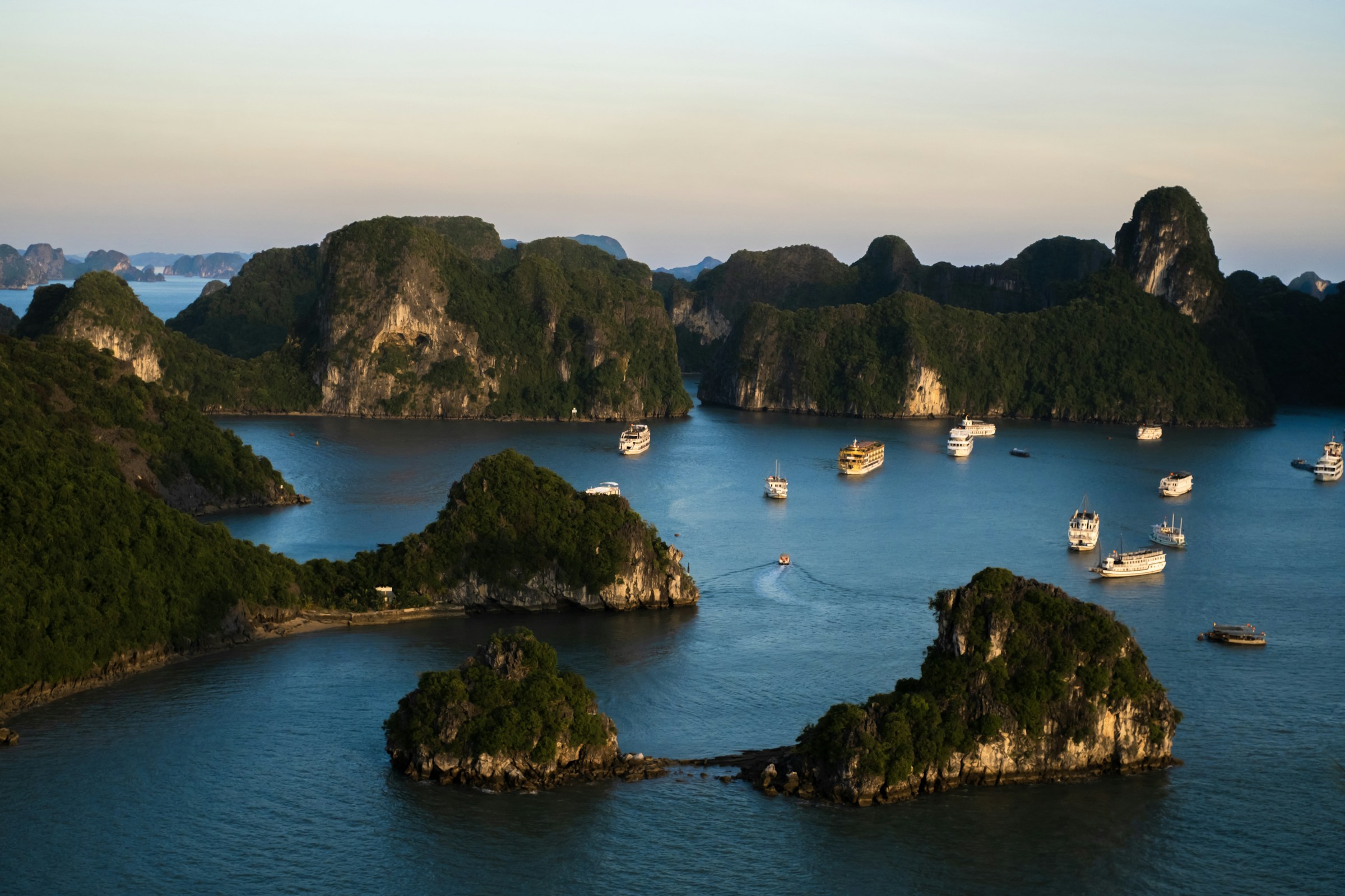 Luxury travel in Vietnam — S-shaped country, three thousand years