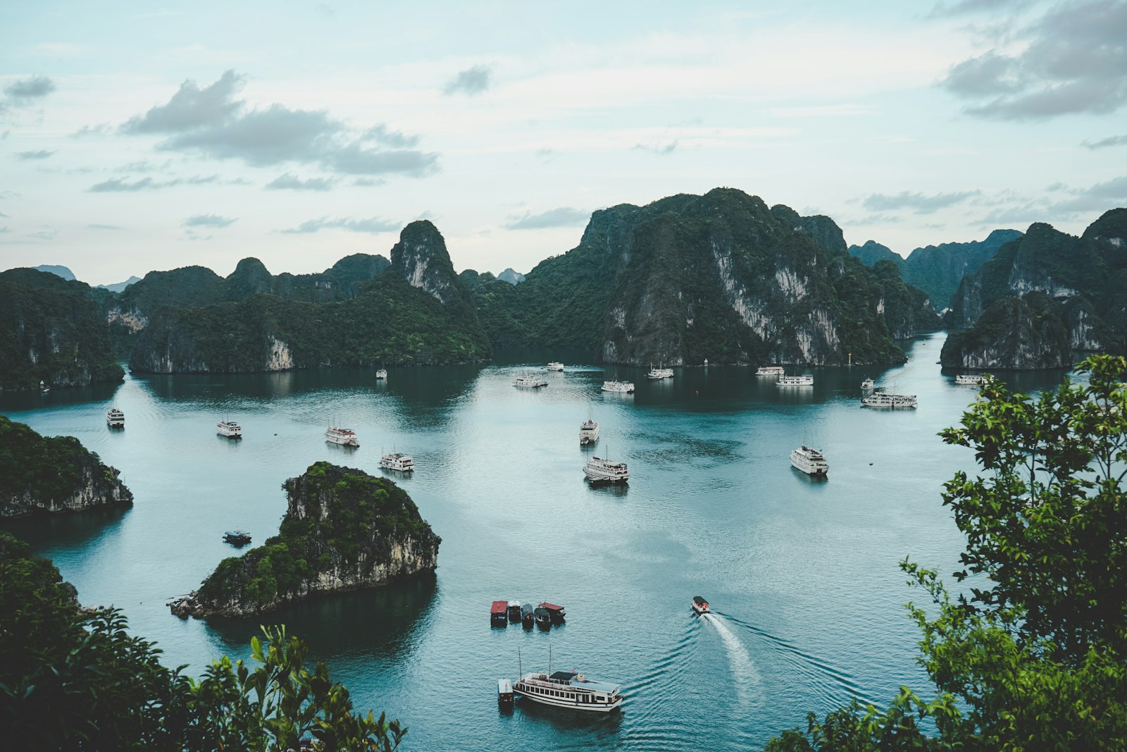 Vietnam Package 1: Hanoi - Ninh Binh - Halong - Hanoi (4 Days) — Hanoi - Ninh Binh - Halong - Hanoi