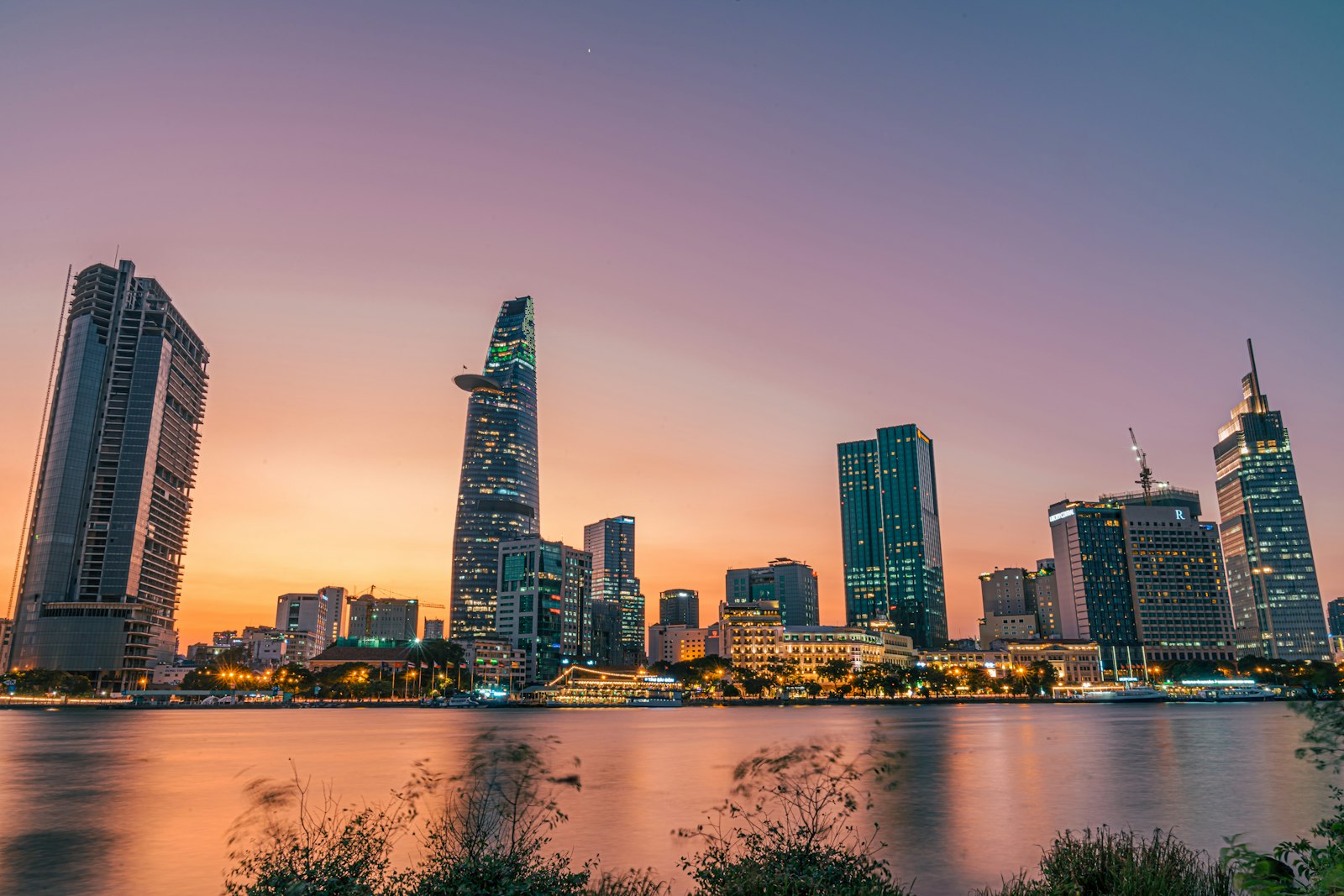 Vietnam Package 2: Hanoi - Halong - Hanoi (4 Days) — Hanoi - Halong - Hanoi